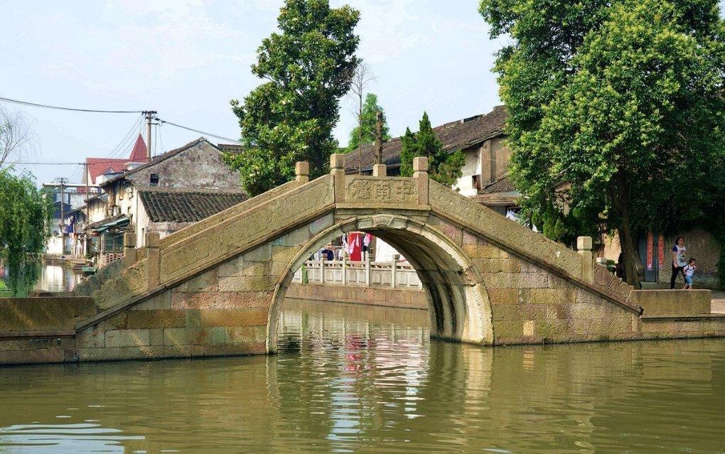 跳跃的木偶